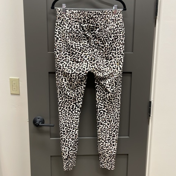 CAbi Pivot Joggers - Picture 8 of 10